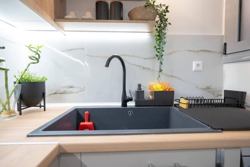 Piraeus Cozy Apartment For 4 Persons Bagian luar foto