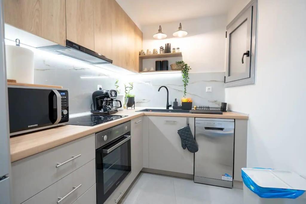Piraeus Cozy Apartment For 4 Persons Bagian luar foto